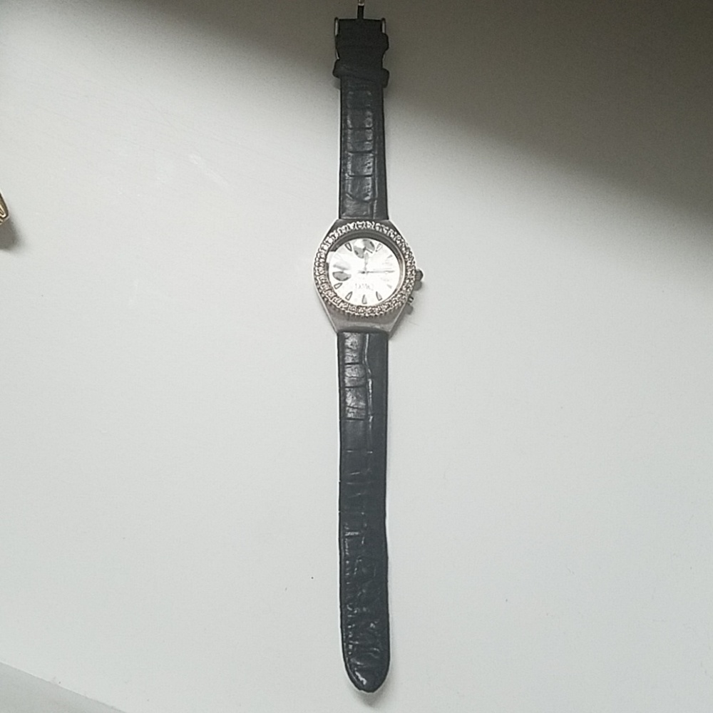 Diamondnique Watch